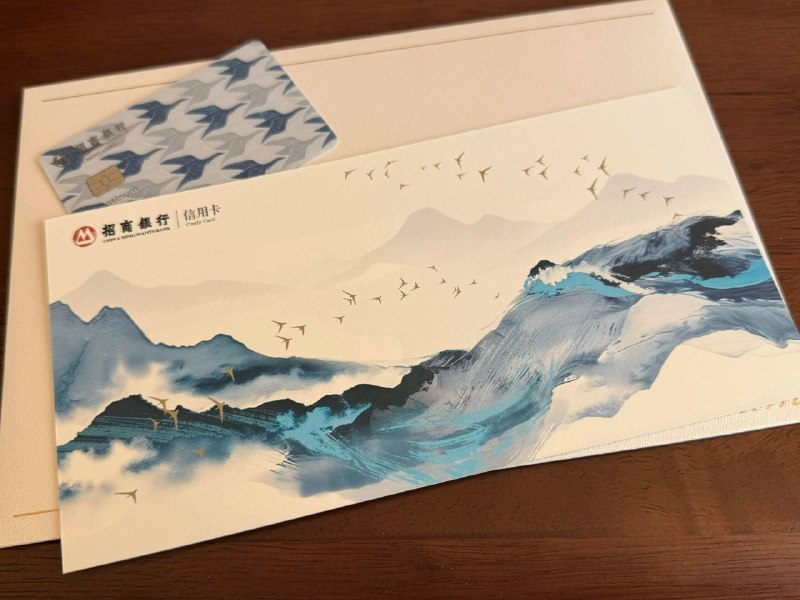 人生第一张信用卡💳招行万事达飞鸟为了下个月出去玩做准备办了第一张信用卡💳平时连花呗都不用 这下也算初尝试境内境外都能刷 活动也蛮多的听说万事达在小韩玩就够够的了就没办visa还薅了拨礼品 卡面真好看可惜一年刷不够七万得降级了短暂拥有下限定版信用卡 记录记录📝#信用卡# #招行信用卡# #出境必备# #记录今日# #分享日常生活# #限定版# #旅游卡# #小韩旅游#source: 